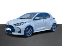 Branco (pintura metalizada especial) Usado 2024 Toyota Yaris Luxury Sedan | € 27.750 (Preço justo)