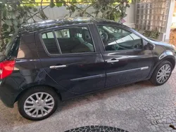 Usado 2008 Renault Clio III Rip Curl Sedan | € 3.900