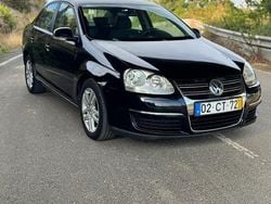 Usado 2007 VW Jetta Sedan | € 4.750