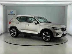 Cinzento Usado 2024 Volvo XC40 Core SUV | € 36.990 (Preço elevado)