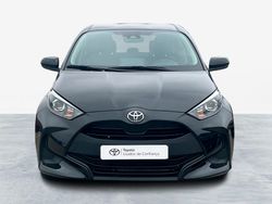 Preto (pintura metalizada) Usado 2022 Toyota Yaris Comfort Sedan | € 17.750 (Preço justo)