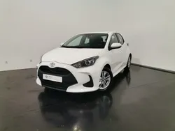 Branco (sólida) Usado 2024 Toyota Yaris Comfort Sedan | € 19.750 (Preço justo)