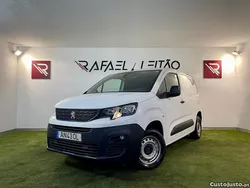 Branco Usado 2022 Peugeot Partner Premium Monovolume | € 14.900 (Bom preço)
