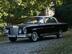 Preto Usado 1961 Mercedes 220 SE Coupé | € 73.000