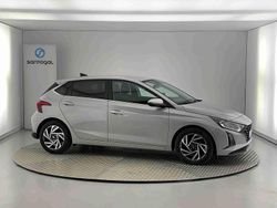 Cinzento Usado 2024 Hyundai i20 Comfort Citadino | € 17.190 (Bom preço)