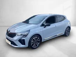 Cinza Usado 2023 Renault Clio V Techno Sedan | € 16.790 (Bom preço)