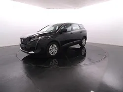 Preto Usado 2023 Peugeot 5008 Active Monovolume | € 30.950 (Preço justo)
