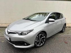 Cinzento Usado 2015 Toyota Auris Citadino | € 12.950 (Preço elevado)