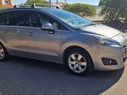 Usado 2014 Peugeot 5008 Allure Monovolume | € 12.000 (Preço justo)