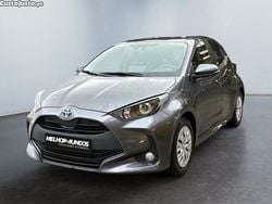 Cinza Usado 2022 Toyota Yaris Hybrid Business Edition | € 17.990 (Bom preço)