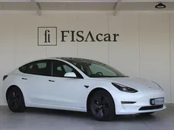 Branco Usado 2021 Tesla Model 3 Sedan | € 31.500 (Preço justo)