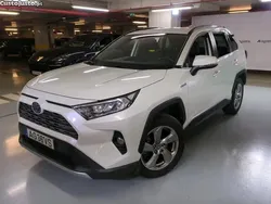 Branco Usado 2021 Toyota RAV4 Hybrid Comfort SUV | € 39.100 (Preço elevado)