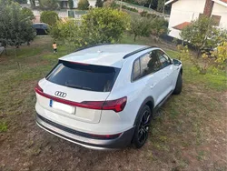 Usado 2019 Audi e-tron SUV | € 35.900 (Preço elevado)