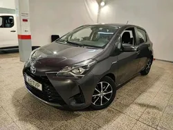 Cinza Usado 2020 Toyota Yaris Hybrid Comfort | € 16.900 (Preço justo)