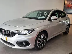 Cinzento prata metalizado Usado 2017 Fiat Tipo Lounge Citadino | € 10.500 (Bom preço)