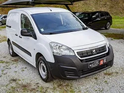 Branco Usado 2017 Peugeot Partner Premium Monovolume | € 8.500 (Bom preço)