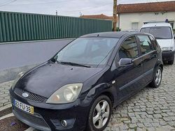 Usado 2008 Ford Fiesta Sedan | € 1.550