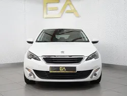 Branco Usado 2015 Peugeot 308 Allure | € 12.480 (Preço elevado)