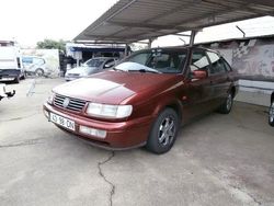 Vermelho Usado 1994 VW Passat Sedan | € 2.250