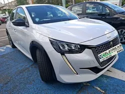 Branco Usado 2023 Peugeot e-208 Active Citadino | € 20.000 (Bom preço)