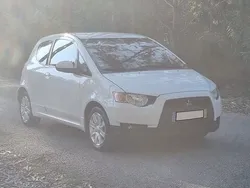 Branco Usado 2013 Mitsubishi Colt Citadino | € 6.500