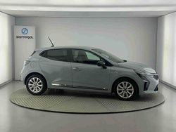Cinzento Usado 2024 Renault Clio V Evolution | € 18.300 (Preço justo)