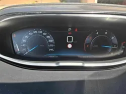 Branco Usado 2018 Peugeot 3008 Citadino | € 19.500 (Preço justo)