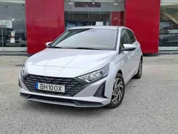 Cinzento Usado 2024 Hyundai i20 Comfort | € 19.490 (Preço justo)
