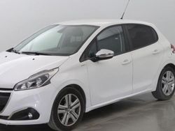 Branco Usado 2017 Peugeot 208 Active Citadino | € 11.500 (Preço elevado)