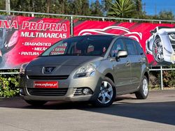 Cinza Usado 2010 Peugeot 5008 Access Monovolume | € 9.950 (Preço justo)