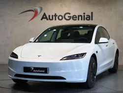 Branco Usado 2024 Tesla Model 3 Sedan | € 40.990 (Preço elevado)