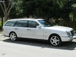 Cinza Usado 1998 Mercedes E220 Elegance | € 2.950