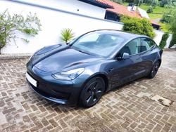 Cinzento Usado 2021 Tesla Model 3 Standard Range Plus Sedan | € 22.900 (Preço justo)