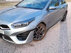 Cinza Usado 2022 Kia ProCeed GT-Line Citadino | € 24.000 (Preço justo)