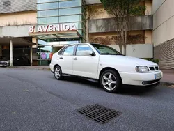 Branco Usado 1994 Seat Cordoba Coupé | € 1.300