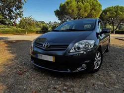 Usado 2011 Toyota Auris Comfort Sedan | € 10.000 (Preço justo)