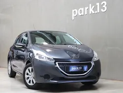 Cinza Usado 2013 Peugeot 208 Access Citadino | € 7.400 (Bom preço)
