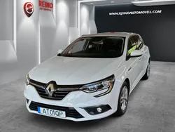 Branco Usado 2018 Renault Mégane IV LIMITED Sedan | € 13.850 (Preço justo)