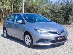 Cinzento Usado 2017 Toyota Auris Active | € 11.500 (Bom preço)