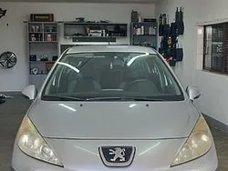 Usado 2008 Peugeot 207 Sedan | € 3.500 (Preço justo)