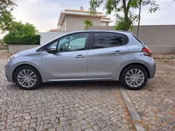Cinzento Usado 2019 Peugeot 208 Signature Sky Citadino | € 10.000 (Super Preço)