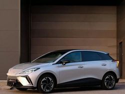 Cinza Usado 2023 MG MG4 EV Luxury Citadino | € 23.990 (Bom preço)