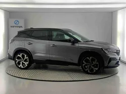 Cinzento Usado 2023 Renault R25 Sedan | € 31.990
