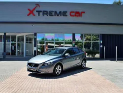 Cinzento Usado 2017 Volvo V40 Carrinha | € 15.750 (Preço justo)