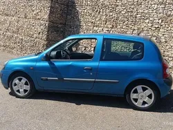 Usado 2002 Renault Clio II Sedan | € 1.800