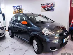 Cinza Usado 2011 Toyota Aygo Citadino | € 3.750 (Bom preço)