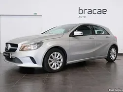 Cinza Usado 2016 Mercedes A160 Style Citadino | € 15.750 (Preço justo)