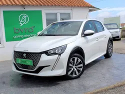 Branco Usado 2021 Peugeot e-208 Active Citadino | € 17.900 (Bom preço)