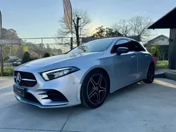 Cinza prata Usado 2020 Mercedes A180 AMG line | € 26.750 (Preço justo)