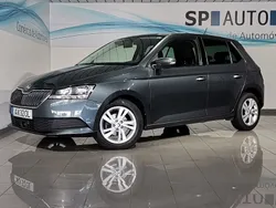 Cinzento Usado 2021 Skoda Fabia Ambition | € 13.990 (Preço justo)